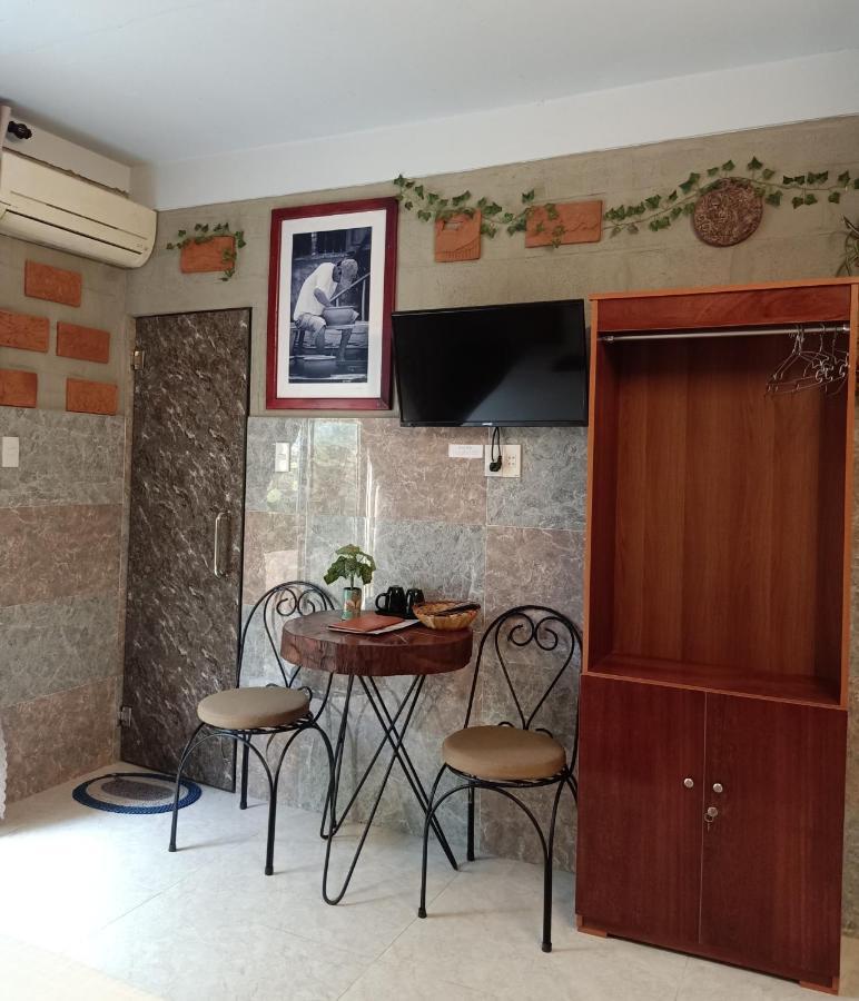 Terra Cotta Homestay Hội An Buitenkant foto